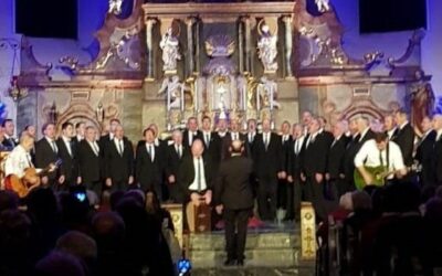 Stimmungsvolles Konzert mit künstlerischer Illumination in der Kirche Worms-Abenheim